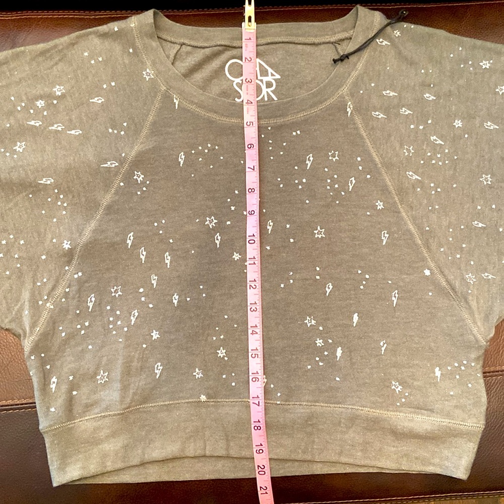 Women's Green Chaser top embellished w/ silver lightning bolts & stars. Size S - Picture 3 of 6